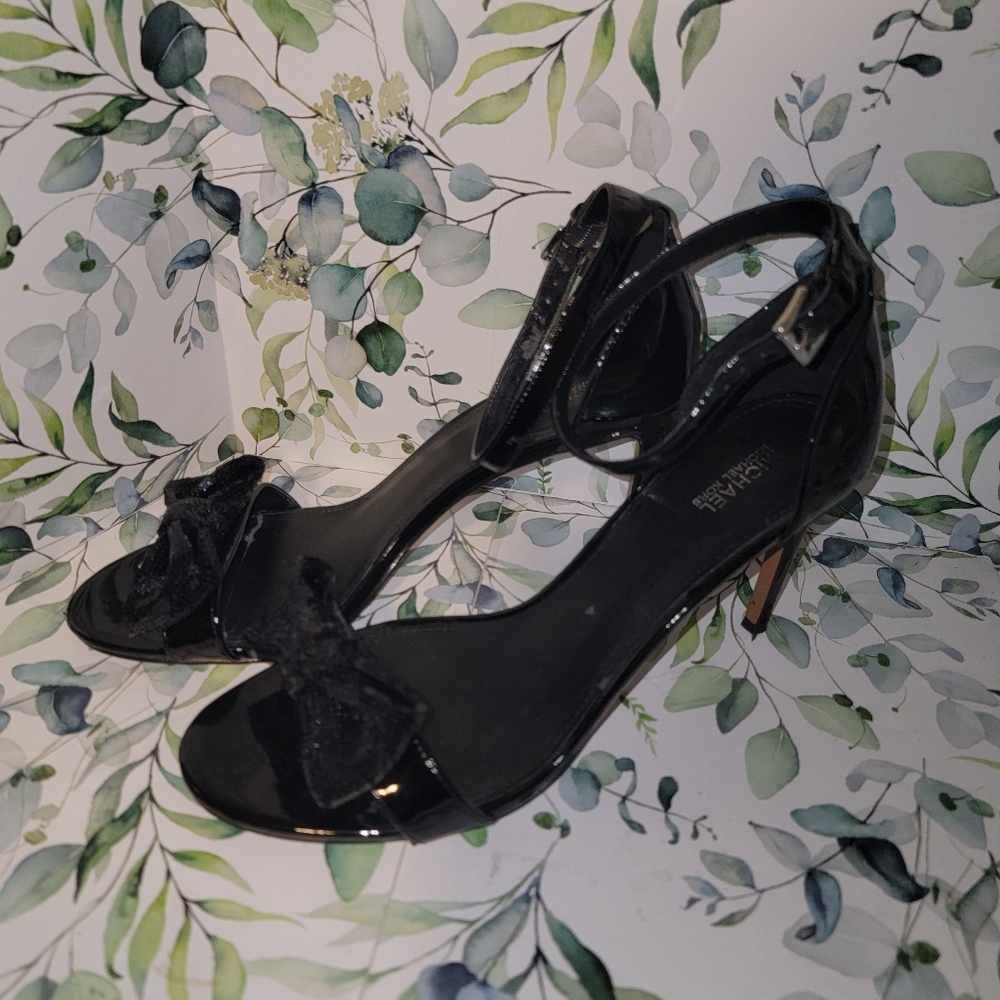 Michael Kors with Sequined Bow - Picture 7 of 11